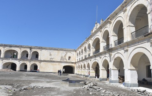 .- La rehabilitación de la Fortaleza de San Carlos, en el marco de los 200 años de fundación del Heroico Colegio Militar, dio inicio este mes con una inversión de 50 millones de pesos a fin de incentivar el turismo y fomentar la cultura cívica, como parte de una estrategia para rescatar la memoria histórica de Veracruz y de México.