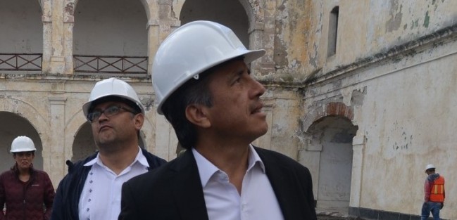 El gobernador Cuitláhuac García Jiménez, dijo que los hechos de violencia suscitados en el norte de la entidad, de ajustes de cuentas de grupos delictivos que están tratando de retomar la plaza.Pero, independientemente de la circunstancia que haya originado la violencia, no habrá impunidad, comprometió