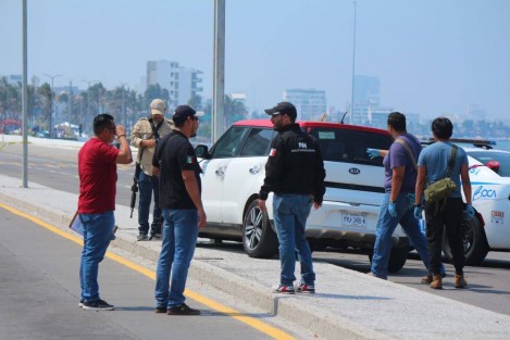 Luego de una persecución, al menos una persona habria muerto sobre el bulevar costero de Boca del Río, cerca del Hotel Lois. Hubo intenso despliegue de autoridades tras activarse el código rojo. 