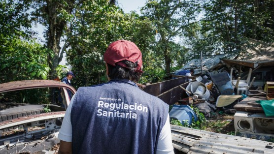 Autoridades hacen un llamado a la población a evitar acumular objetos que almacenen agua situados en patios o azoteas, así como a mantener tapados aquellos recipientes que se usen para su almacenamiento.