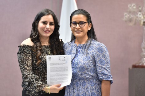 La diputada Magaly Armenta Oliveros presentó al Pleno de la Diputación Permanente una iniciativa de reforma al artículo 139 del Código Civil para el Estado de Veracruz de Ignacio de la Llave, para establecer que el concubinato es la unión de hecho entre dos personas, que deciden compartir la vida para apoyarse mutuamente, sin que exista un contrato entre ellos.