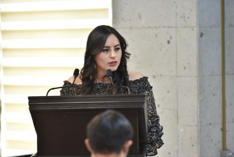 La diputada Arianna Guadalupe Ángeles Aguirre propuso, mediante una iniciativa de decreto, que este Congreso declare el año 2024 como Bicentenario del Poder Legislativo de Veracruz. 
