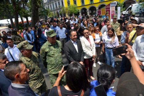 Trabajadores del ayuntamiento de Xalapa, de Palacio Gobierno, empleados de la torre de la SSP y hasta el gobernador Cuitláhuac García incluidos los secretarios de despacho, participaron en el Primer Simulacro Nacional. 
