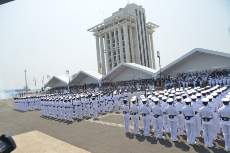  Junto a autoridades estatales y federales, el presidente Andrés Manuel López Obrador encabezó la ceremonia por el 109 Aniversario de la Defensa Patriótica del Puerto de Veracruz.

