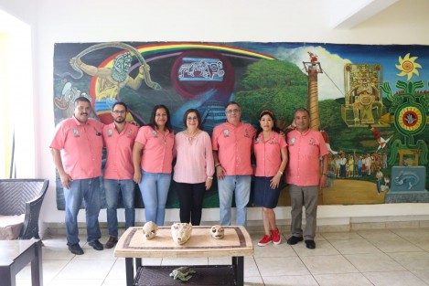 La presidenta de la Mesa Directiva de la LXVI Legislatura, diputada Margarita Corro Mendoza, acudió a los municipios de Nautla y Tamiahua, donde, acompañada por el presidente de la Comisión Permanente de Asuntos Indígenas y de las Comunidades Afrodescendientes y representante del Distrito VI de Papantla, diputado Bonifacio Castillo Cruz, y autoridades municipales, encabezó foros para informar a la población sobre la consulta previa, libre e informada respecto de la Iniciativa de Ley para el Desarrollo Integral de los Pueblos y Comunidades Afroveracruzanas de la entidad.