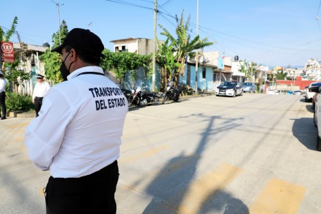 Para garantizar que las rutas alternas funcionen como se tiene programado, desde las 8:00 horas de este domingo, el presidente municipal Ricardo Ahued Bardahuil y el gobernador Cuitláhuac García Jiménez, realizaron un recorrido de supervisión en la zona de Las Trancas, donde se inició la construcción de un puente vehicular que beneficiará la conectividad.