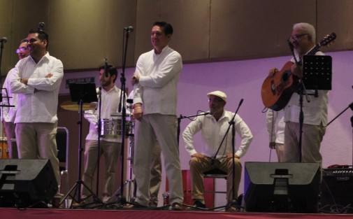 Con el talento de Combo Ninguno y el ballet Fuego en la Sangre, se realizó la presentación oficial del SalsaFest, que se llevará a cabo del 1 al 3 de junio, con la presentación de artistas internacionales como Óscar D León, Alberto Barros, Luis Enrique, Rey Ruiz, Guayacán, entre otros.