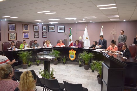 La Diputación Permanente de la LXVI Legislatura del estado de Veracruz de Ignacio de la Llave turnó a las comisiones respectivas diversas solicitudes concernientes a asuntos de interés público incluidas en la Correspondencia presentada en la Sexta Sesión Ordinaria del Primer Receso del Segundo Año de Ejercicio Constitucional. 