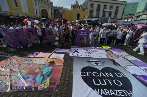 Los trabajadores de la Secretaría de Salud (SS) de Veracruz se manifestaron este miércoles 26 de abril para exigir justicia por Yarazeth Zepeta y que el caso no quede en la impunidad.