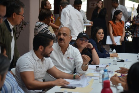 El Edil se dijo agradecido con las personas por tomar tiempo de su día y acudir hasta la zona Centro para exponer las problemáticas de su comunidad, las cuales serán escuchadas y atendidas, con el objetivo de resolver y transformar la ciudad a través del análisis de las necesidades y los trabajos a realizar. 