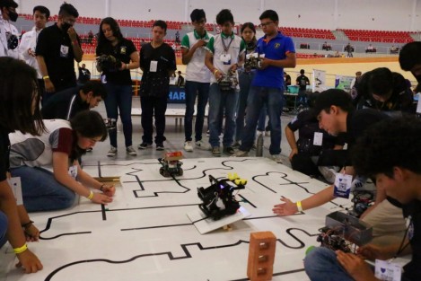 En el Velódromo de la ciudad de Xalapa jóvenes talentos compiten en el Torneo Mexicano de Robótica 2023. Equipos de varios estados del país participan en la competencia más importante a nivel nacional.