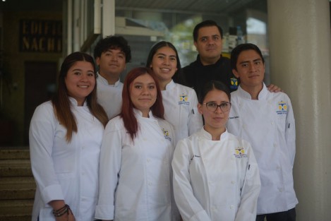 Estudiantes de la carrera de Gastronomía del Instituto Tecnológico Superior de Xalapa invitan a la cena degustación que realizarán el próximo 25 de mayo y el precio del boleto es de 350 pesos. 

