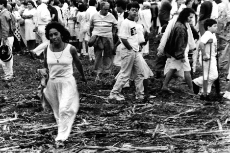 Con una imagen de nuestro director Alberto Morales, recordamos hoy a nuestra compañera Regina Martínez, a 11 años de que otros decidieran que su voz debía callar, sin saber que seguiría gritando y buscando por respuestas.  Regina, siempre.