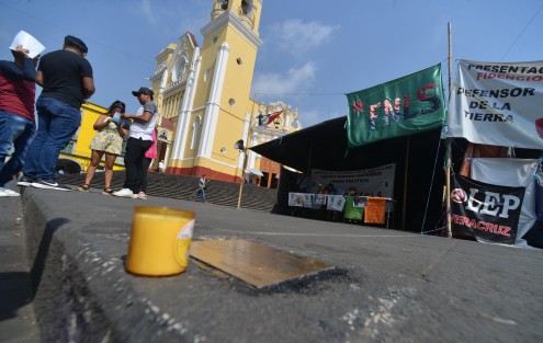 De nueva cuenta, en la Plaza Lerdo fue colocada una placa en memoria de la periodista Regina Martínez, a 11 años de su asesinato se deconoce quién la colocó.