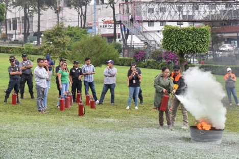 Con el curso denominado Manejo de extintores, dirigido a brigadistas de la Unidad Interna de Protección Civil del Congreso local y elementos del Instituto de la Policía Auxiliar y Protección Patrimonial para el Estado de Veracruz (IPAX) que laboran en este recinto, este día concluyó la Semana de la Seguridad Social 2023.