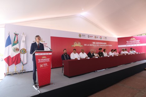 A su vez el Embajador de Francia en México, Jean-Pierre Asvazadourian, destacó la cooperación para promover la paz, educación, cultura, salud, economía y la defensa.