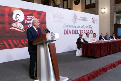 Desde Palacio Nacional, el Presidente de la República, Andrés Manuel López Obrador, dirigió un mensaje con motivo del Día del Trabajo. 