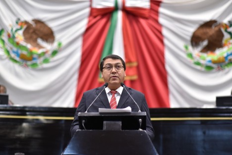 La Mesa Directiva de la LXVI Legislatura turnó a la Comisión Permanente de Salud y Asistencia la iniciativa presentada por el diputado Ramón Díaz Ávila que propone que la prueba de tamiz básico, aplicada actualmente a los recién nacidos, sea ampliada, a fin de detectar condiciones perjudiciales para su desarrollo a corto, mediano o largo plazo.

