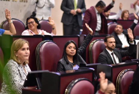 El Pleno de la LXVI Legislatura aprobó el Acuerdo de la Junta de Coordinación Política (Jucopo) por el que exhorta a autoridades del estado y la federación a presentar a este Congreso un informe en el cual determine la viabilidad y eficiencia del servicio de agua potable, drenaje, alcantarillado, saneamiento y disposición final de aguas residuales que presta Urbanizadora Medellín S. A. de C. V., en los fraccionamientos Puente Moreno y Lagos de Puente Moreno, ubicados en dicho municipio.