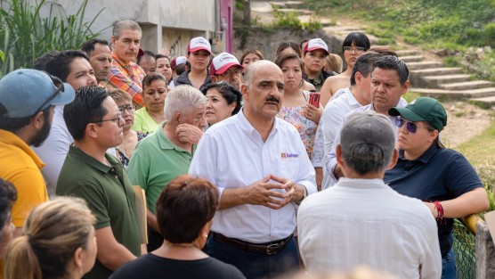 Junto con las direcciones de Desarrollo Urbano, Alumbrado Público y CMAS, se elaborará un proyecto de urbanización integral que incluya la construcción de escalinatas y un andador que iría de la calle Prolongación Reforma a Primo Tapia, que contará con banquetas más amplias para facilitar el desplazamiento de personas en sillas de ruedas; asimismo, se instalarán lámparas LED en distintos puntos de la zona para mejorar la iluminación y la seguridad de la ciudadanía.