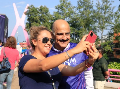 El presidente municipal Ricardo Ahued Bardahuil reconoció la nutrida participación de más de 500 personas y destacó que el Ayuntamiento debe seguir siendo un ente coadyuvante en eventos como este, que representan un esfuerzo tanto deportivo como por una causa tan importante como son los derechos de las mujeres. 