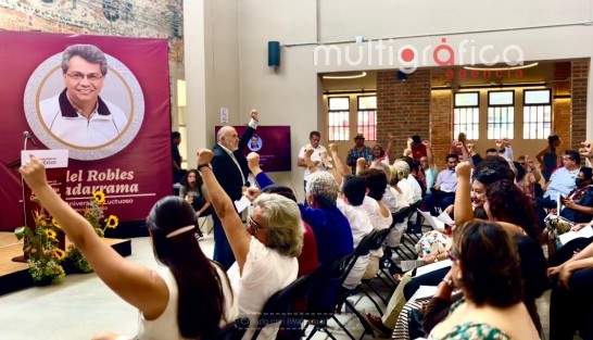 En el centro cultural José Revueltas de esta capital, compañeros de lucha realizaron un homenaje al pionero de la lucha social urbana, Fidel Robles Guadarrama, a quien Manuel Huerta reconoció como autor intelectual de la transformación.