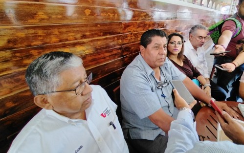 Víctor Herminio González Rivera, presidente del Comité Directivo Estatal del Movimiento Nacional Transportista del Estado de Veracruz, denunció ante medios acciones arbitrarias por parte de la Fuerza Civil y policías del Estado, quienes abusando de su autoridad han detenido a transportistas, para en contubernio con las grúas hacerles altos cobros  injustificadamente. 