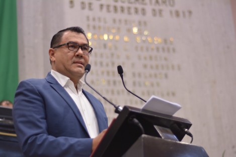El diputado Othón Hernández Candanedo, presentó ante el Pleno de la LXVI Legislatura una iniciativa que reforma el tercer párrafo de la fracción XXIX del Artículo 33 de la Constitución Política de Veracruz, para modificar el plazo de la presentación de la Cuenta Pública Municipal.