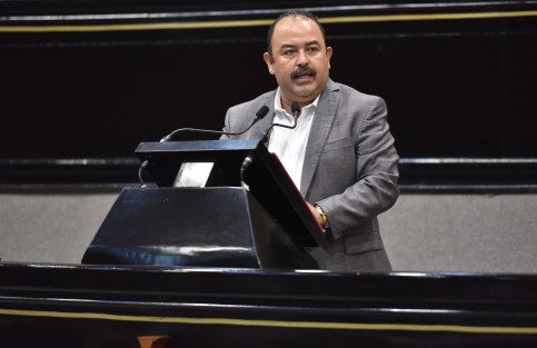 El presidente de la Comisión Permanente de Transporte, Tránsito y Vialidad del Congreso del Estado, diputado Juan Enrique Santos Mendoza, invitó a la ciudadanía en general a asistir a la Segunda Semana de la Movilidad y Seguridad Vial que se realizará en las instalaciones del Palacio Legislativo del 16 al 19 de mayo y que prevé conferencias, talleres y exposiciones sobre el tema. 