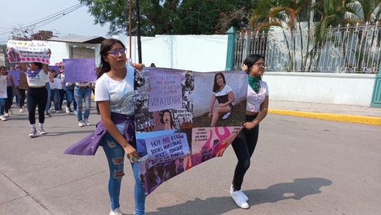 Sus amistades más cercanas comentaron que Abigail tenía 19 años de edad y decidió quitarse la vida presuntamente por ser víctima de abuso sexual por parte de un profesor del Telebachillerato. 