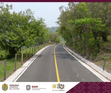A través de redes sociales el Gobernador Cuitláhuac García dio cuenta del mantenimiento del camino Intercomunicación N1-S1, con el que se mejora la comunicación vial entre varias localidades del municipio de Alto Lucero. 