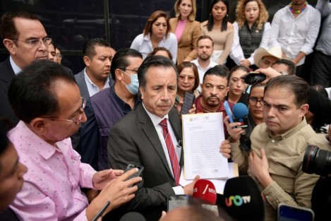 El Estado que represento hizo valer los recursos legales ante sendos juicios; sin embargo, se descubrió una serie de lazos familiares y de amistad entre constructores y jueces federales de quienes se presume actuaron en contubernio y encubriendo intereses particulares por encima del Derecho y la justicia, expresó García Jiménez en entrevista.  