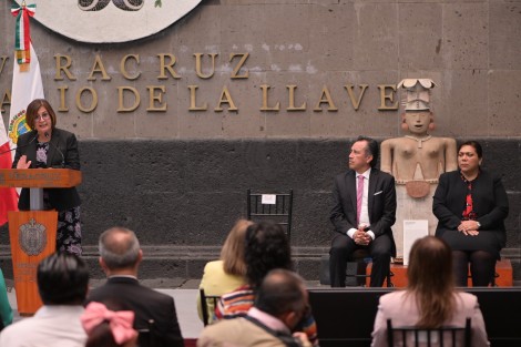 La presidenta de la Mesa Directiva de la LXVI Legislatura del estado, diputada Margarita Corro Mendoza, afirmó que la austeridad en un gobierno tiene que ver con el uso eficiente y eficaz del erario, de la infraestructura del Estado, del tiempo del servidor público en su desempeño a favor de los gobernados y, sobre todo, de la conducta ética.