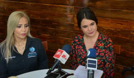 La investigadora de CIESAS-Golfo Andrea Moctezuma y la directora ejecutiva de la Fundación Genes, Ofir Martínez invitaron al foro: Una mirada interdisciplinaria sobre las enfermedades raras y discapacitantes en México: el caso de Veracruz, será el 31 de mayo y 1 de junio en el CIESAS-GOLFO. 
