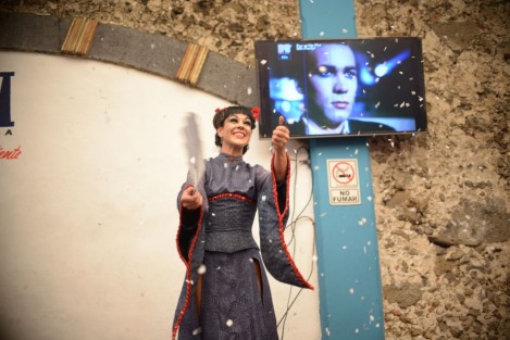 La maga argentina Dolly Kent anunció que se presentará en el Show de Magia Internacional, el sábado en el IMAC. Para disfrute de los asistentes a la rueda de prensa dio una probadita de su espectáculo.