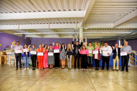 A través del DIF Estatal en coordinación con el SNDIF se realizó la entrega de equipamiento a 12 Unidades Básicas de Rehabilitación, para los municipios de Vega de Alatorre, Camerino Z. Mendoza, Carlos A. Carrillo, Huatusco, Pánuco, Jáltipan, Jesús Carranza, Martínez de la Torre, Misantla, Nogales, Perote y San Rafael.