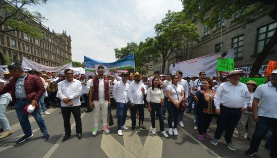 Aspectos de la protesta frente a la SCJN en la Ciudad  de México por la invalidación a la Reforma Electoral aprobada por el Congreso de la Unión. 