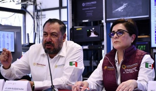 La coordinadora nacional de Proteccio?n Civil, Laura Vela?zquez Alzu?a informo? que a partir de la recomendacio?n del Comite? Cienti?fico Asesor del Sistema Nacional de Proteccio?n Civil (CCA) para el Volca?n Popocate?petl, se tomo? la decisio?n de incrementar desde hoy el nivel del Sema?foro de Alerta Volca?nica de amarillo fase 2 a fase 3.