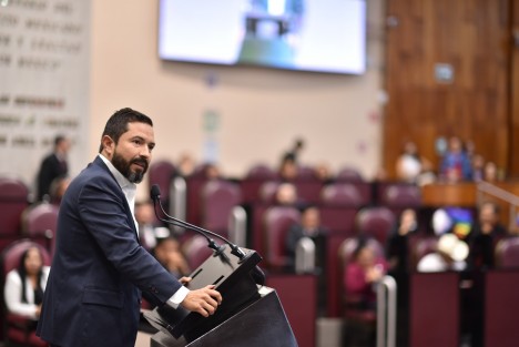 La presidencia de la Mesa Directiva turnó a la Comisión Permanente de Justicia y Puntos Constitucionales la iniciativa del diputado Jaime Enrique de la Garza Martínez que busca establecer la obligatoriedad para organismos autónomos de publicar, en las páginas principales de sus respectivos portales de internet oficial, el informe anual de actividades. 