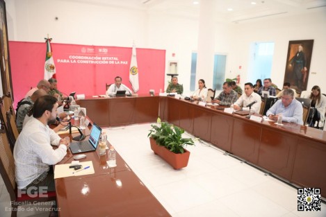 La Fiscal General del Estado informó en la COESCONPAZ un total de 13 personas vinculadas a proceso en Poza Rica, derivado de operativos por los hechos recientes en la zona; sentencias condenatorias de 10 años por el delito de abuso sexual de menores de edad y un año por los delitos de amenazas y allanamiento de morada, así como imputaciones y vinculaciones de Fiscalías Regionales y Especializada.  