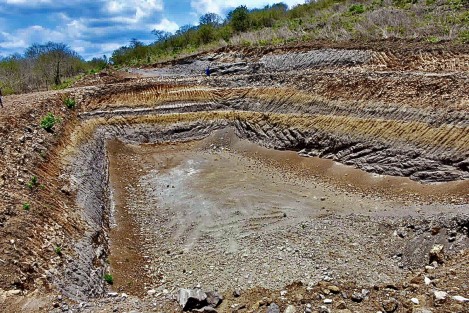 El relleno sanitario dará servicio a varios municipios colindantes que hoy día depositan sus residuos en tiraderos a cielo abierto, por lo que los inconformes dijeron que temen porque se contaminarán sus pozos de agua. 