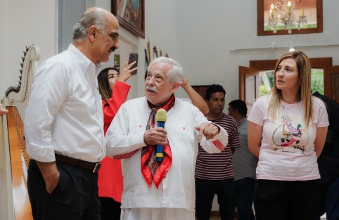En el Museo de la Música Veracruzana Casa de Doña Falla, se inauguró este miércoles el Festival Alberto de la Rosa, mismo que tendrá lugar en varias sedes hasta el domingo 28 de mayo. Consulte cartelera en: https://www.facebook.com/xalaparecreativa