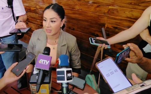  La regidora del Ayuntamiento de Veracruz, Lissethe Martínez Echeverría, denunció la violencia digital que padece desde el pasado 22 de mayo, recibiendo mensajes de amenazas de muerte que la van a descuartizar a través de las redes sociales.
