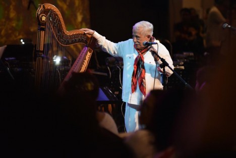  Con la presentación de Tlen Huicani y los arpistas invitados, Carlos Quintero y Celso Duarte, este domingo a las 18:00 horas, el barrio de Xallitic será el escenario para la clausura del Festival Alberto de la Rosa.