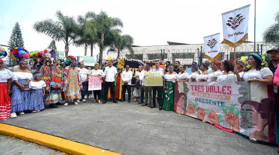 Habitantes afrodescendientes de varios municipios fueron citados en el Congreso del Estado para ser testigos de la aprobación de la Ley Afro, en contra de la discriminación hacia los pueblos originarios de la entidad. 
