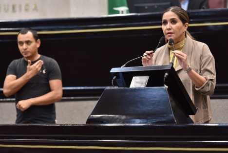 Durante la Quinta Sesión Ordinaria del Segundo Período Ordinario del Segundo Año de Ejercicio Constitucional, en nombre de su homóloga Ana Miriam Ferráez Centeno y del legislador Gonzalo Durán Chincoya, con quienes comparte la coautoría de la propuesta, la diputada Anilú Ingram Vallines hizo uso de la tribuna para exponer las motivaciones del proyecto legislativo.