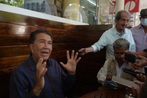 Como veracruzano me avergüenzo, dijo el priista Héctor Yunes Landa sobre la pasada protesta del Gobierno de Veracruz contra la Suprema Corte. Señaló que incluso el líder nacional de MORENA, Mario Delgado, desconoció dicha manifestación.