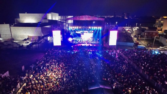 Inició en Boca del Río una edición más del Salsa Fest Veracruz que, por primera vez, reúne a 14 artistas y orquestas internacionales, junto a cuatro grupos locales, en medio de un operativo coordinado de seguridad y logística enfocado en brindar a los amantes del género un ambiente totalmente familiar. 