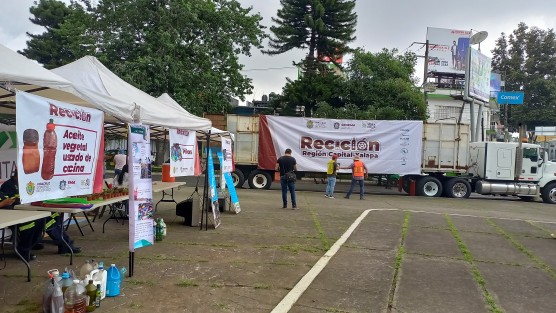 Este sábado se realiza en la explanada del Teatro del Estado el Reciclón región Xalapa. Hasta las 14:00 horas se estarán recibiendo materiales. 