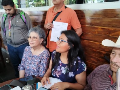  Teresa Carbajal Vázquez, del Barzón de Resistencia Civil del Estado de Veracruz, hizo el llamado a campesinos con  cartera vencida enfrentando procesos judiciales, extrajudiciales o alguna acción de cobranza, con la extinta Financiera Nacional de Desarrollo a suspender de manera inmediata los pagos en tanto no haya certeza de que los mismos serán aplicados. 
